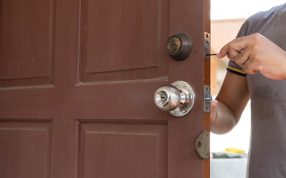 serrure porte de garage basculante Les Mureaux